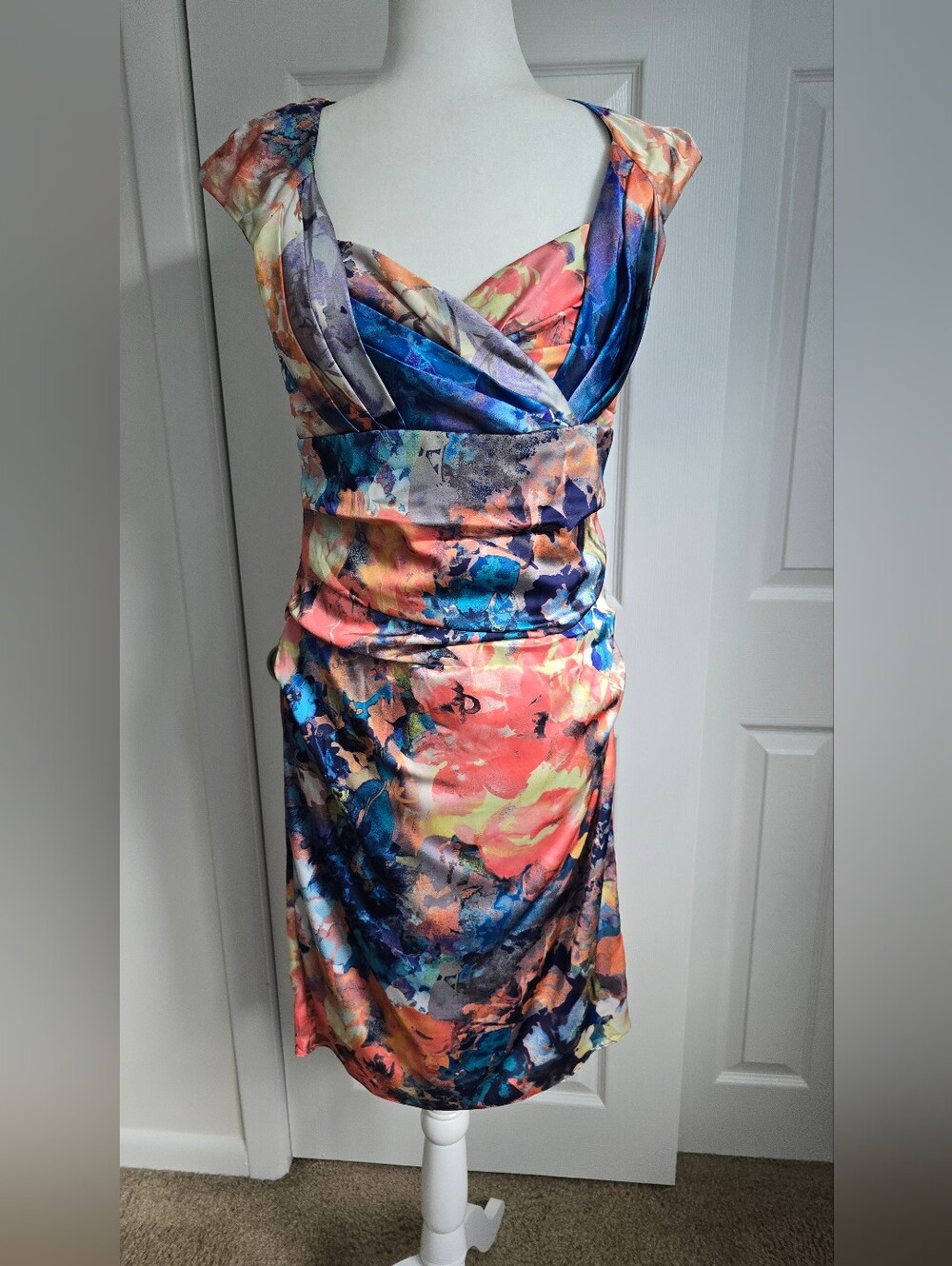 Ivy & Blu Abstract Watercolor Floral Ruched Cocktail Dress Sz. 8 - Picture 1 of 9